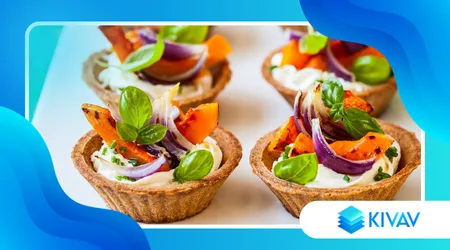 Antipasti italiani moderni in mini porzioni stile aperitivo