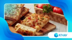 Focaccia artistica decorata con verdure e impasto alveolato